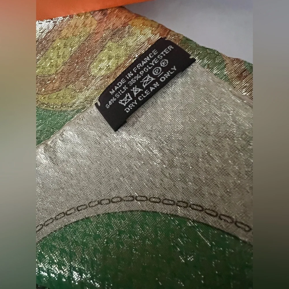 😍💕limited edition Hermès Carrer Glitter square Silk Scarf W Orig Box &receipt - Picture 5 of 10